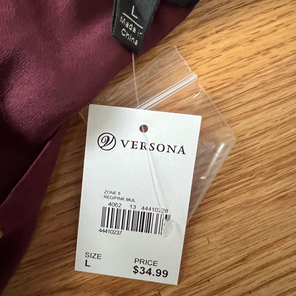 NWT Polka Dot Versona Blouse Size Large - Picture 4 of 4